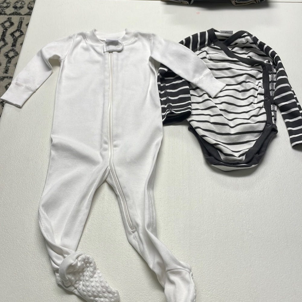 Hanna Anderson pajamas (buying both) 6-12 months